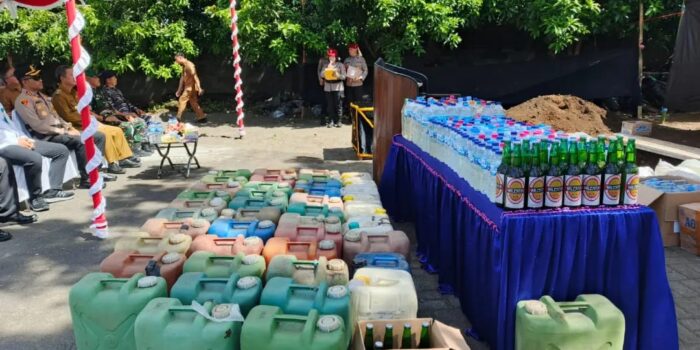 Terjaring Operasi Pekat KRYD, Polres Minsel Musnakan Ribuan Liter Miras