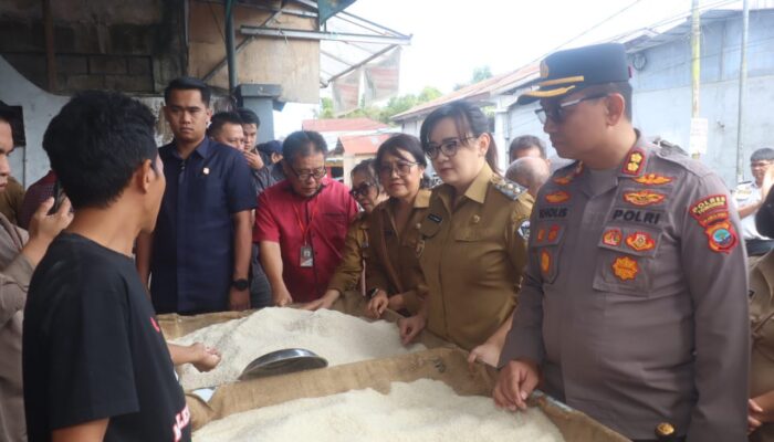 Wawali Sendy Rumajar Tinjau Pasar Wilken Pastikan Harga Sembako Stabil Jelang TIFF dan Hari Syukur