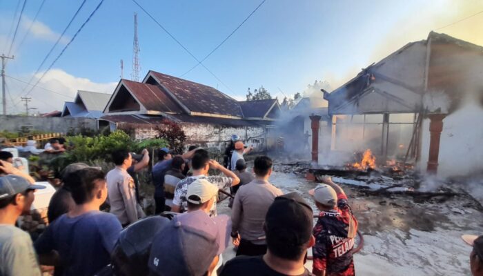 Si Jago Merah Mengamuk di Wolaang, Hanguskan Sebuah Rumah