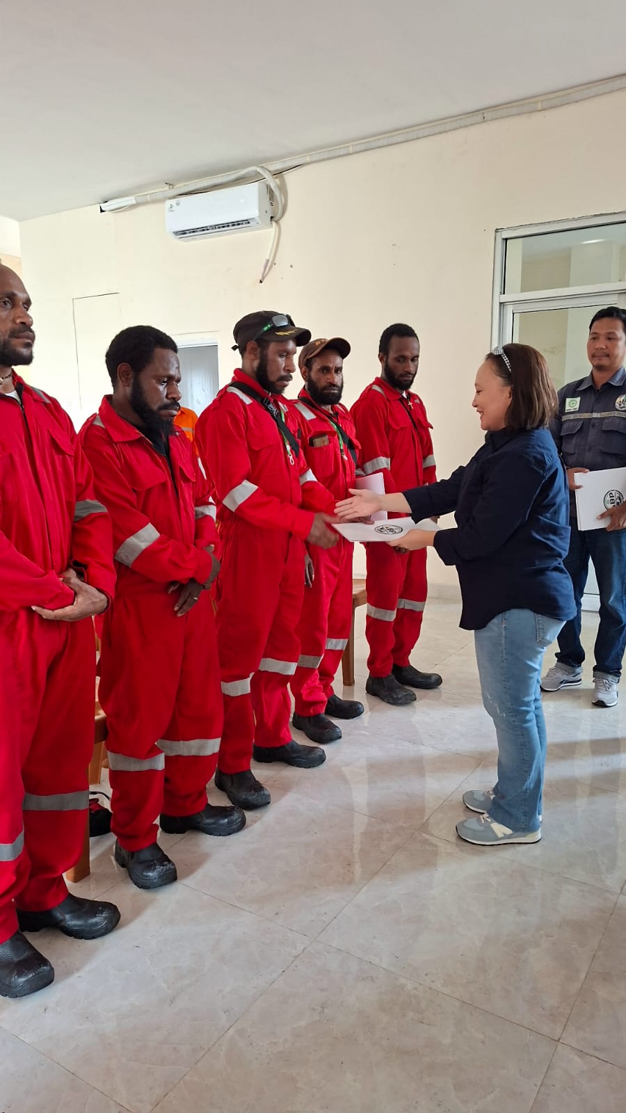 Kolaborasi Papua Pegunungan dan Sulut, Pelatihan Operator Alat Berat Hasilkan SDM Siap Kerja 2 218860