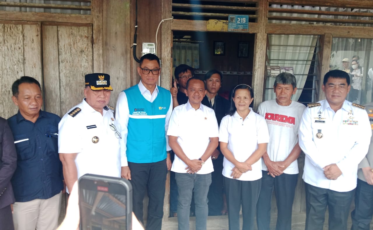 Bupati Minahasa Robby Dondokambey Sambut Kunker Menteri ESDM RI di Langowan 1 IMG 20251029 WA0035