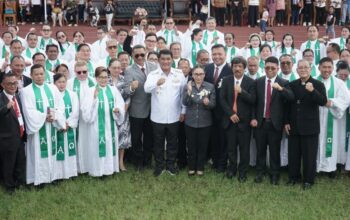 Wabub VaSung Dampingi Gubernur YSK Pada Ibadah Agung HUT KGPM ke-92 3 IMG 20251029 WA0127