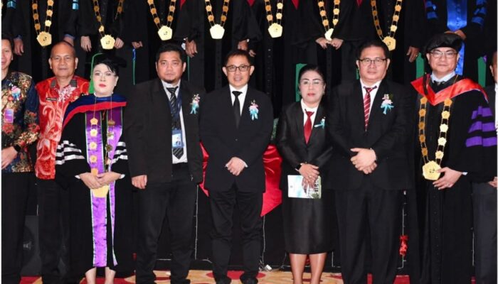 Rektor UNSRAT Prof. Oktovian Sompie Hadiri Wisuda UKIT, Perkuat Jalinan Sinergi Antar Kampus