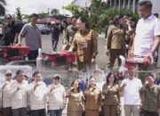 Didampingi Sekda Watania, Wabup VaSung Serahkan Bantuan Alsintan dari Kementerian Pertanian kepada Kelompok Tani di Minahasa