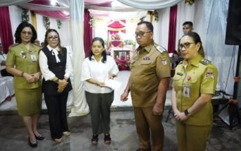 RD-VaSung dan Jajaran Pejabat Pemkab Minahasa Hadiri Ibadah Penghiburan Almarhumah Lenny Runtu di Tomohon