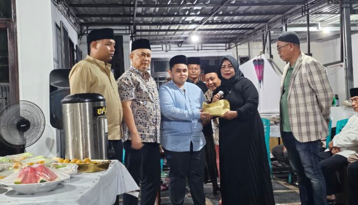 PWI Pusat Serahkan Uang Duka kepada Keluarga Almarhum Zulmansyah Sekedang