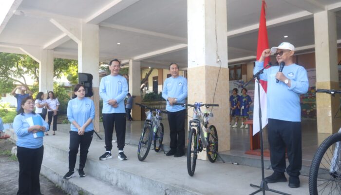 Menteri Abdul Mu’ti Kunjungi SMP Stella Maris Tomohon, Pemkot Tegaskan Dukungan Program Pendidikan Nasional