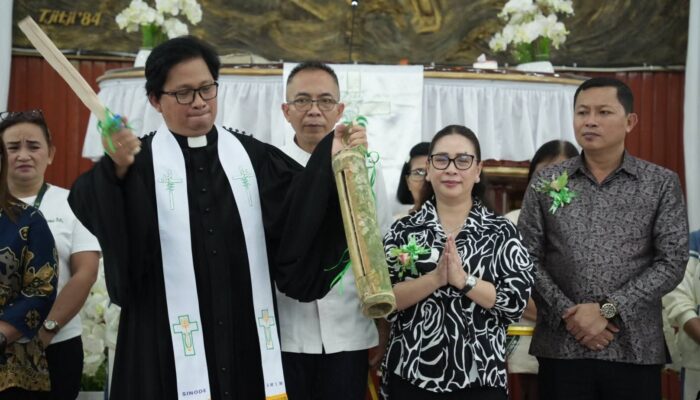 Dihadiri Wabub Vasung, dan Ditandai Suara Kentongan Kegiatan Hari Persatuan WKI GMIM Wilayah Kawangkoan Resmi Dibuka