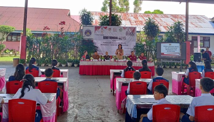 Sekda Minahasa Watania Buka Kegiatan Bina Rohani Siswa, Ajak Hargai Perbedaan