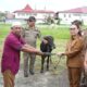 Wabub VaSung Serahkan Hewan Kurban Pemkab Minahasa, kepada Umat Muslim di Minahasa