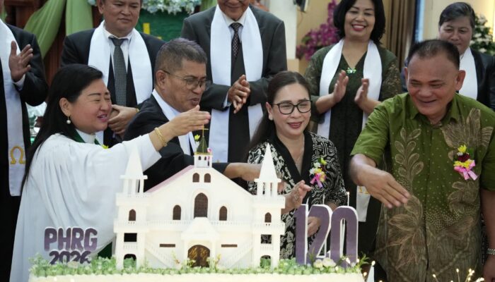 WABUP VASUNG HADIRI HUT KE-120 GMIM KALVARI PINELENG