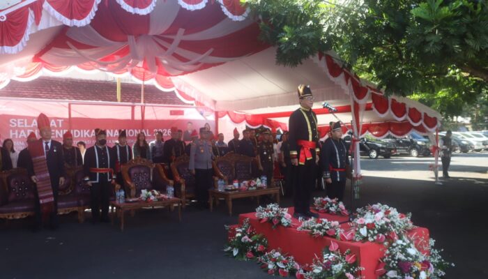 Hardiknas 2026 di Tomohon, Sekkot Edwin Roring Pimpin Upacara dan Luncurkan Kurikulum Muatan Lokal Panas Bumi