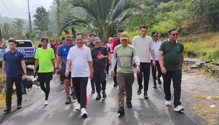 Wali Kota Caroll Senduk dan Kapolda Sulut Ikuti Jalan Sehat Kebersamaan di Tomohon