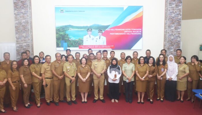 Wali Kota Caroll Senduk Buka FGD Kelitbangan dan Luncurkan Aplikasi Tomohon Andal