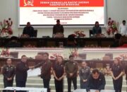 Bahas 2 Raperda Penting, Bupati RD dan Wabup VaSung Hadiri Rapat Paripurna DPRD Minahasa
