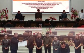 Bahas 2 Raperda Penting, Bupati RD dan Wabup VaSung Hadiri Rapat Paripurna DPRD Minahasa