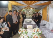 Wali Kota Caroll Senduk Hadir di Rumah Duka, Sampaikan Penguatan untuk Keluarga Koordinator BIN Tomohon
