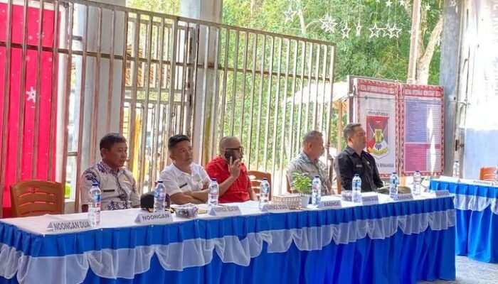 Bahas Program Kerja dan Bentuk Sinergitas, Hukum tua Walewangko Rovi Kumolontang Ikuti Rakor Bersama Kecamatan Langowan Barat