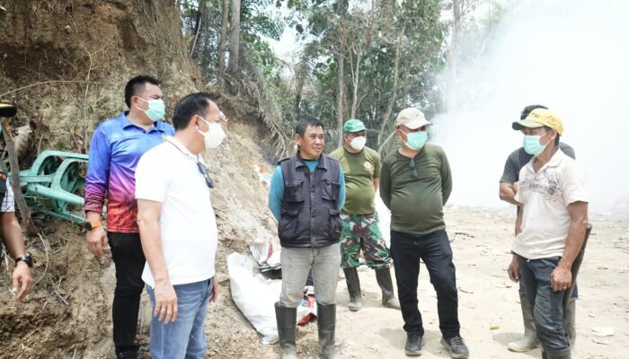 Wali Kota Tomohon Tinjau Karhutla di TPA Taratara, Minta Pengawasan Diperketat