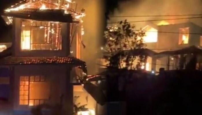 Sinergi Kolaborasi Tim Damkar Dan Pemerintah Serta Perhatian Wabup Vasung, Kebakaran Rumah 3 Lantai di Tompaso Barat Berhasil Dipadamkan