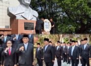 Disambut Wabub Vasung, Gubernur Sulut Ziarah ke Makam Sam Ratulangi, Jelang HUT Sulut ke-62